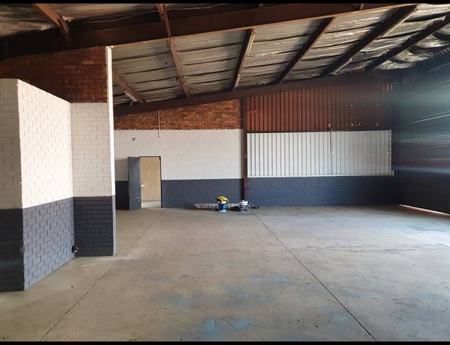 250M² WAREHOUSE TO LET IN ALRODE SOUTH